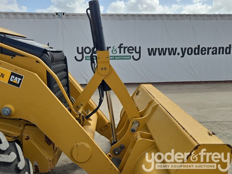 2019-caterpillar-420f2-image-21