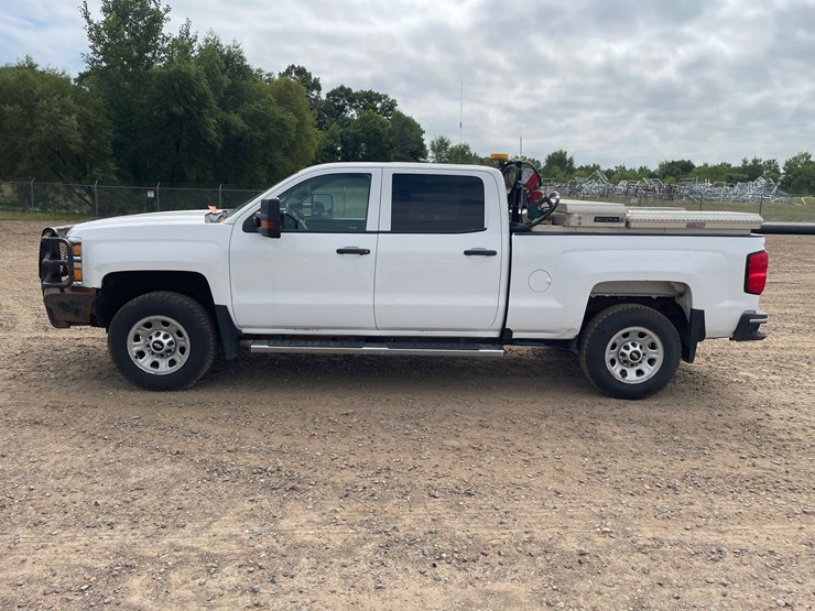 2019-chevrolet-2500-image-2