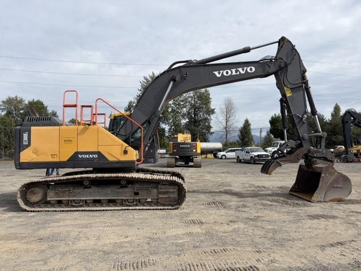 2020-volvo-ec300el-image-3