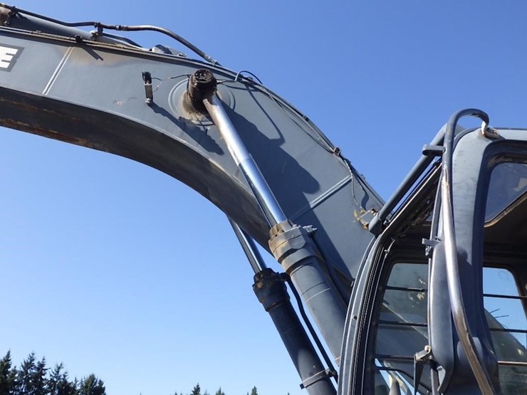 deere-330c-lc-image-16