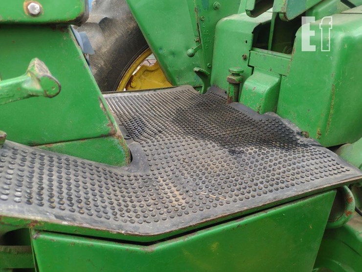 john-deere-2520-image-13