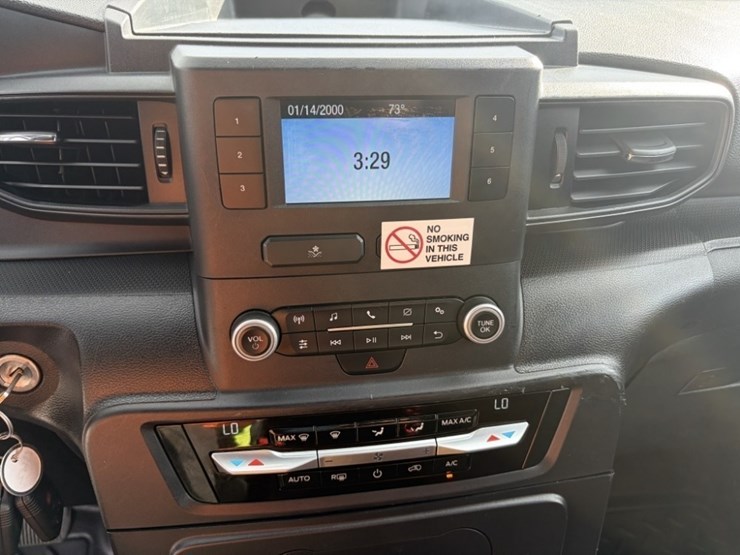 2020-ford-explorer-image-31