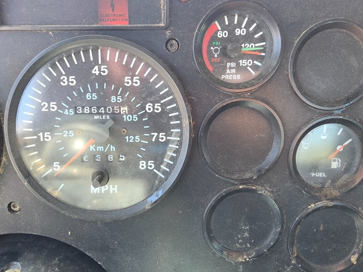 1997-mack-ch600-image-92