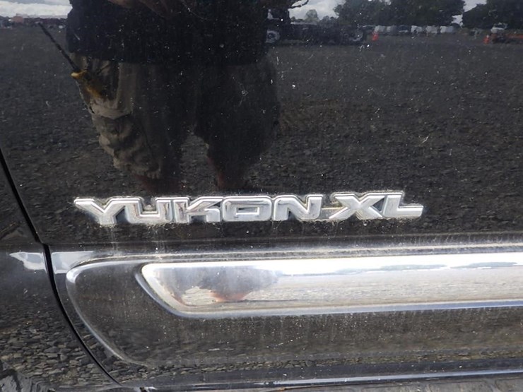 2002-gmc-yukon-xl-image-12