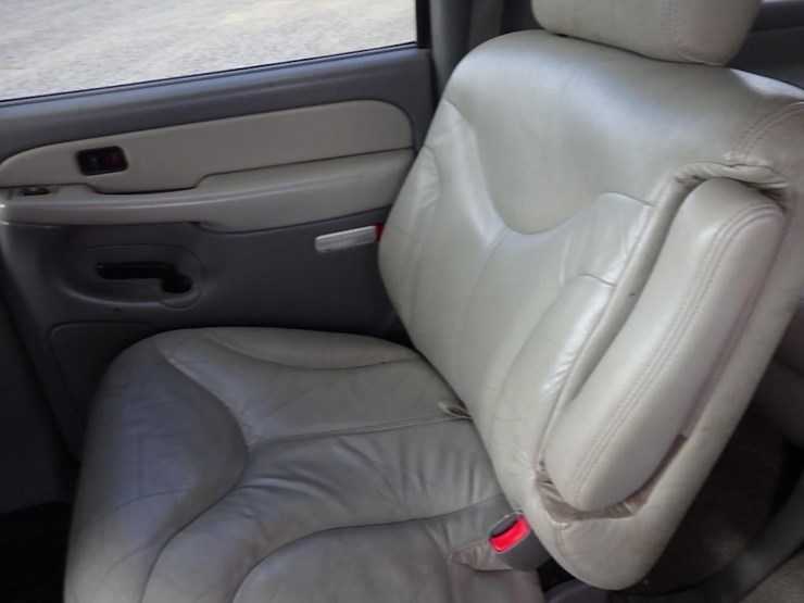 2002-gmc-yukon-xl-image-22