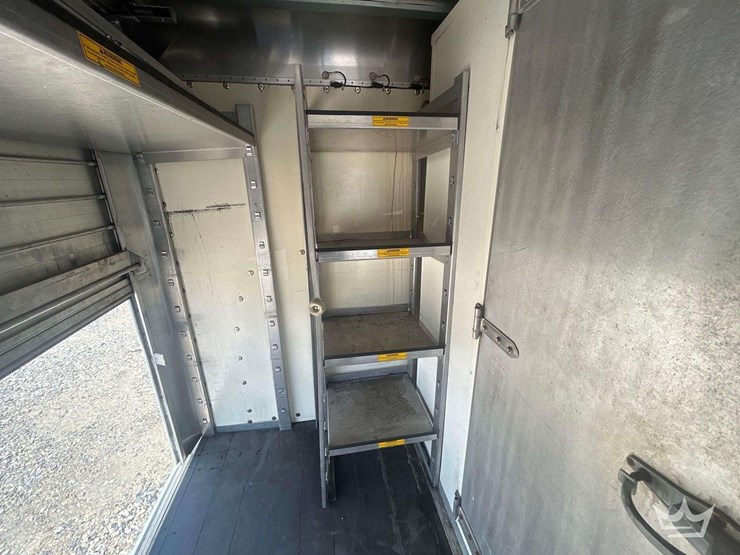 2015-chevrolet-express-4500-image-18