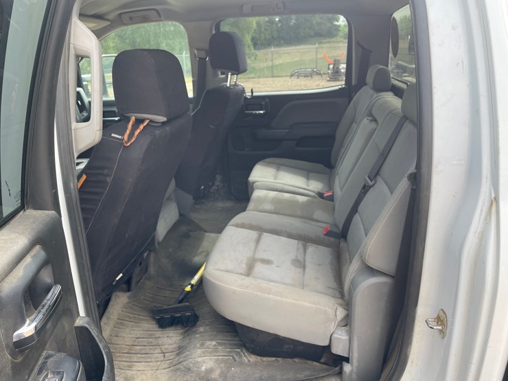 2019-chevrolet-2500-image-23