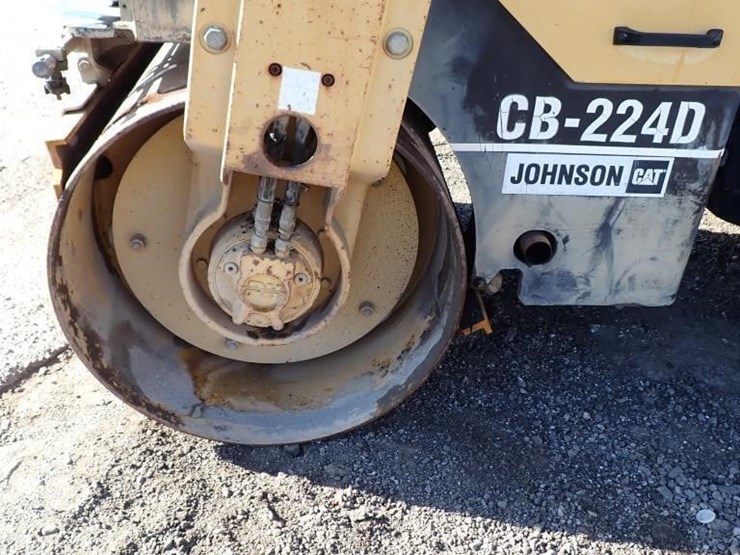 2002-caterpillar-cb-224d-image-5
