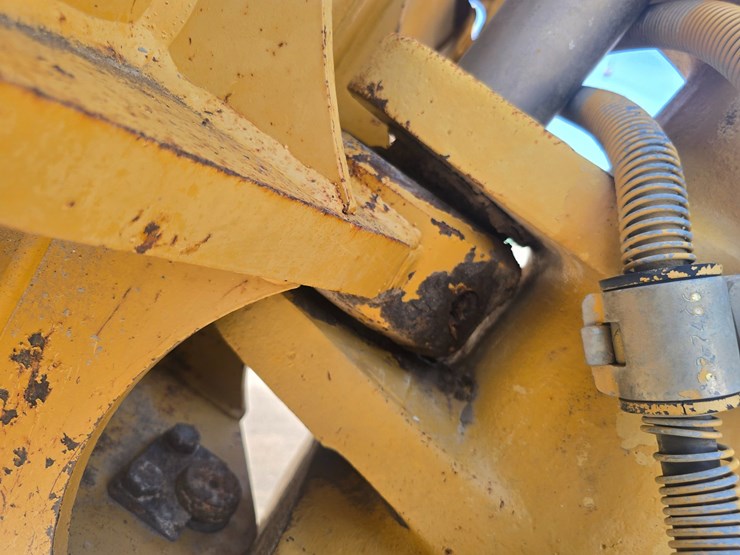2002-caterpillar-d6m-lgp-image-31