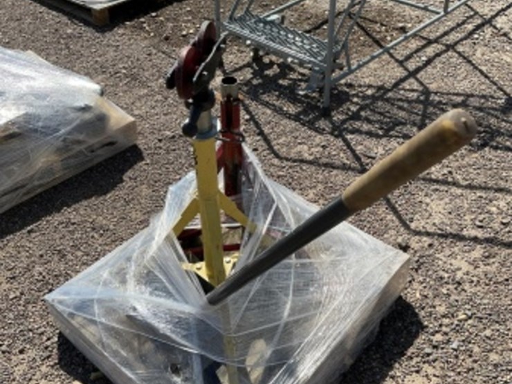 pallet-of-jack-stands-&-compactor-image-2