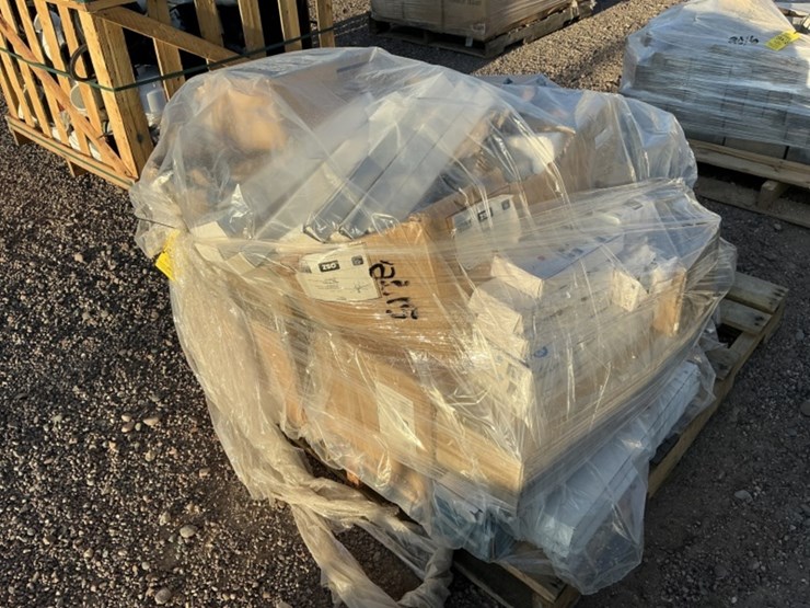 pallet-of-asst-electrical-hardware-&-lighting-image-1