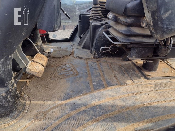 jcb-3cx14-image-13