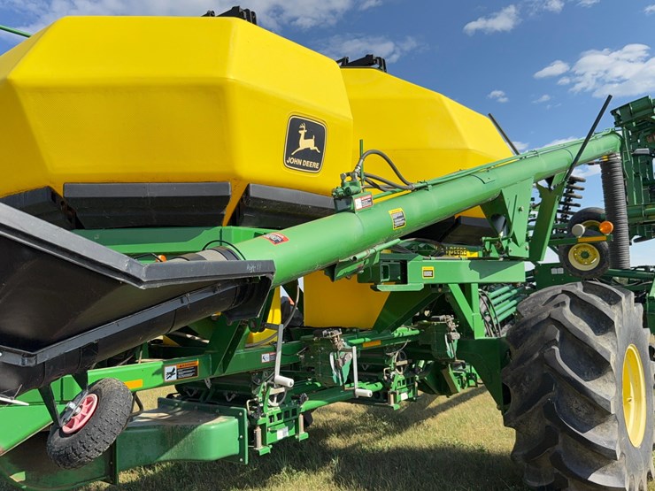 john-deere-1820-image-2