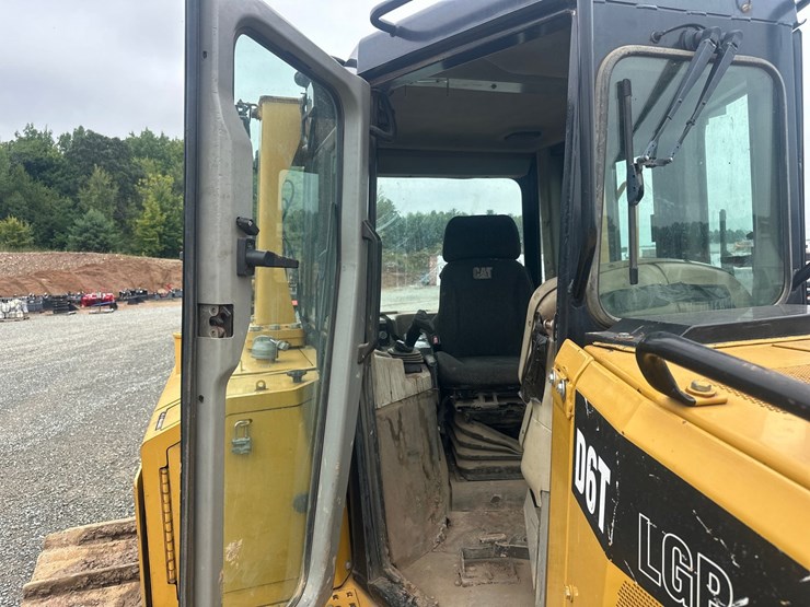 caterpillar-d6t-lgp-image-39