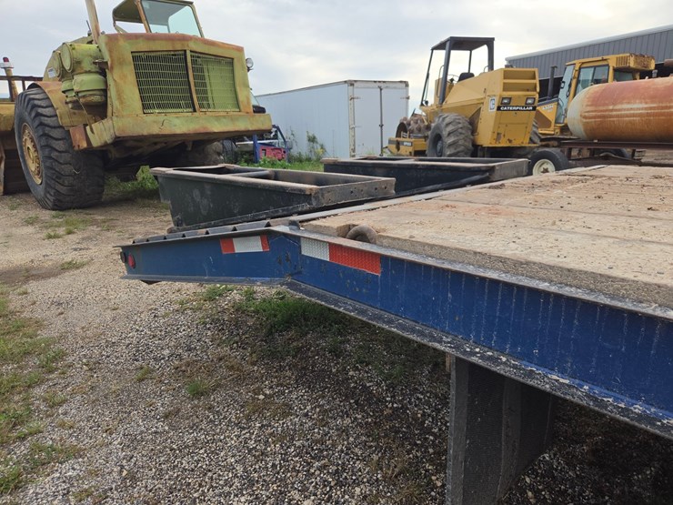 #3269-•-30'-tandem-axle-flatbed-trailer-image-23