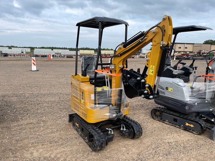 #5536-•-2026-ats-rt15r-mini-excavator-image-1