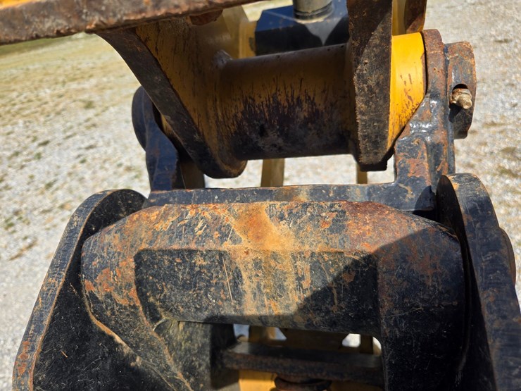 caterpillar-420e-image-77
