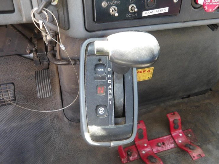 2004-international-durastar-4300-image-25