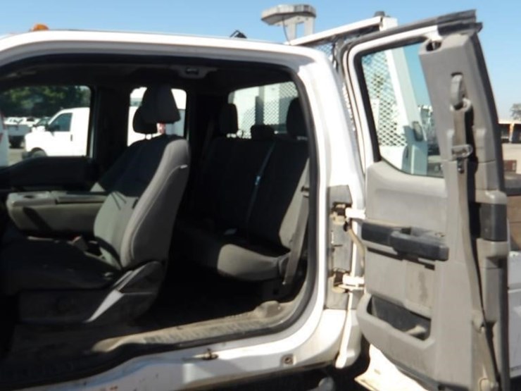 2017-ford-f550-image-14