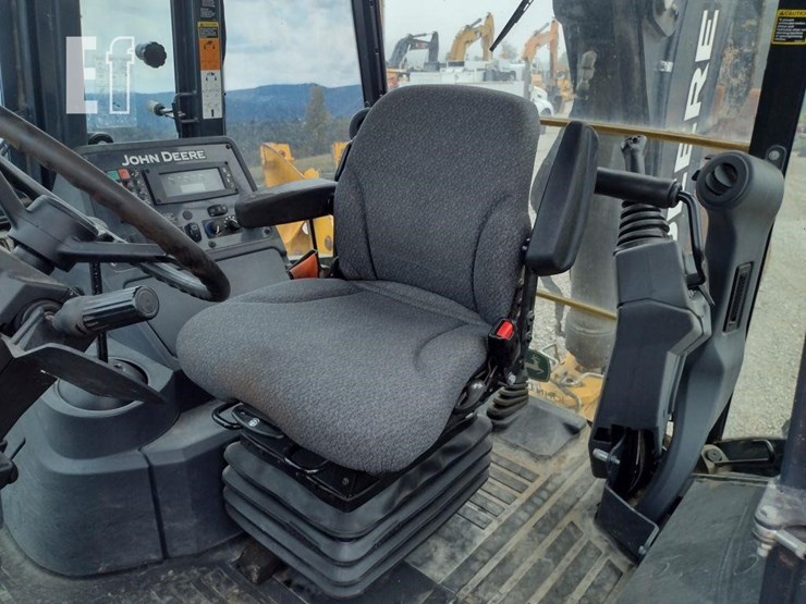 deere-410l-image-13