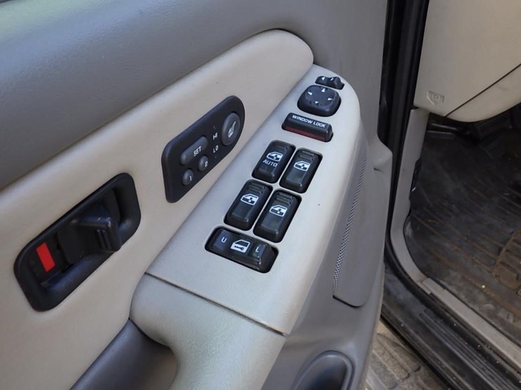 2002-gmc-yukon-xl-image-27