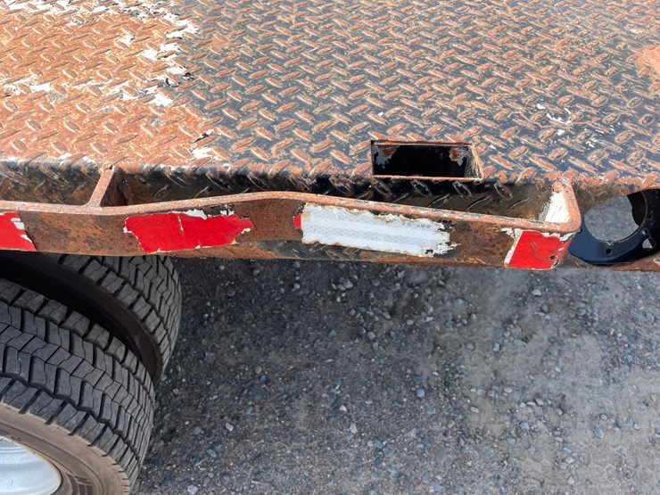 #1485-•-2016-ram-5500-flatbed-truck-(has-mn-salvage-title)-image-14