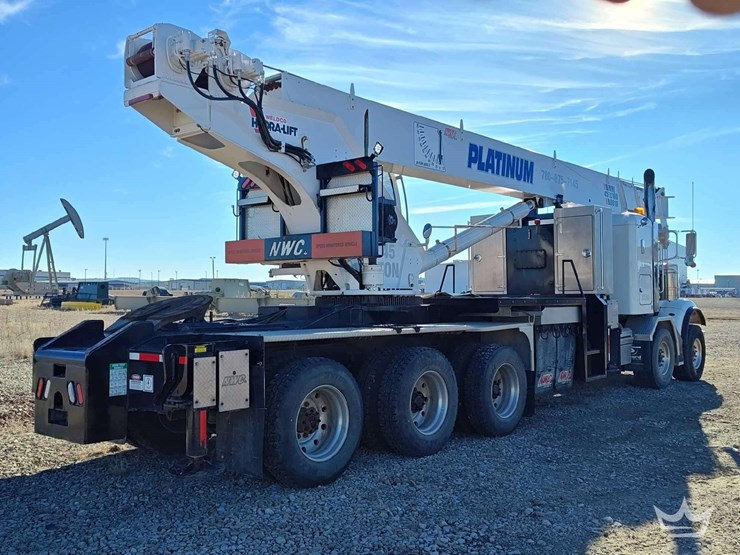 2020-peterbilt-367-image-4