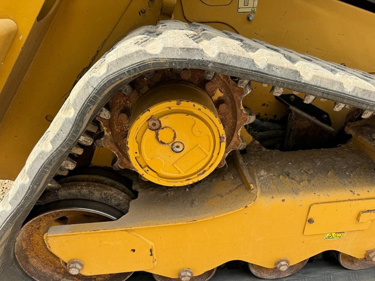 2017-caterpillar-259d-image-21