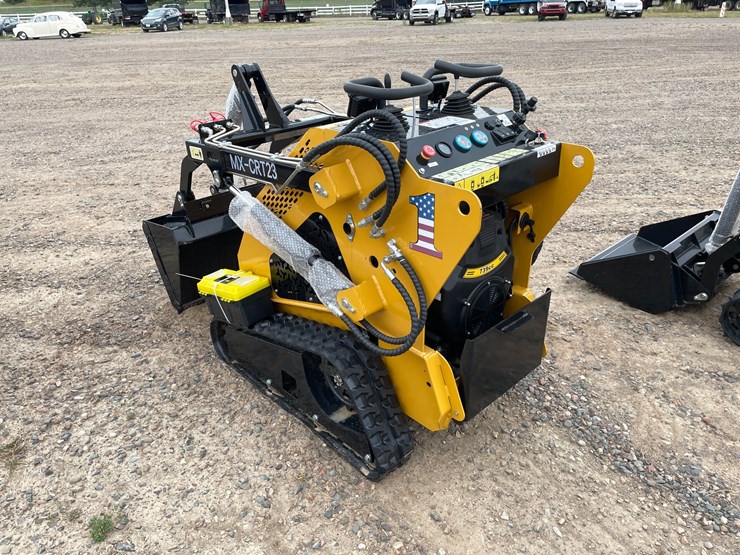 #5513-•-2026-agt-compact-track-loader-image-3