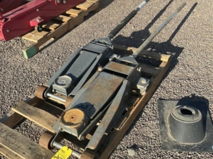 (2)-floor-jacks-image-1