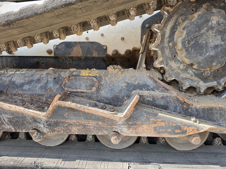 2022-bobcat-t770-image-59