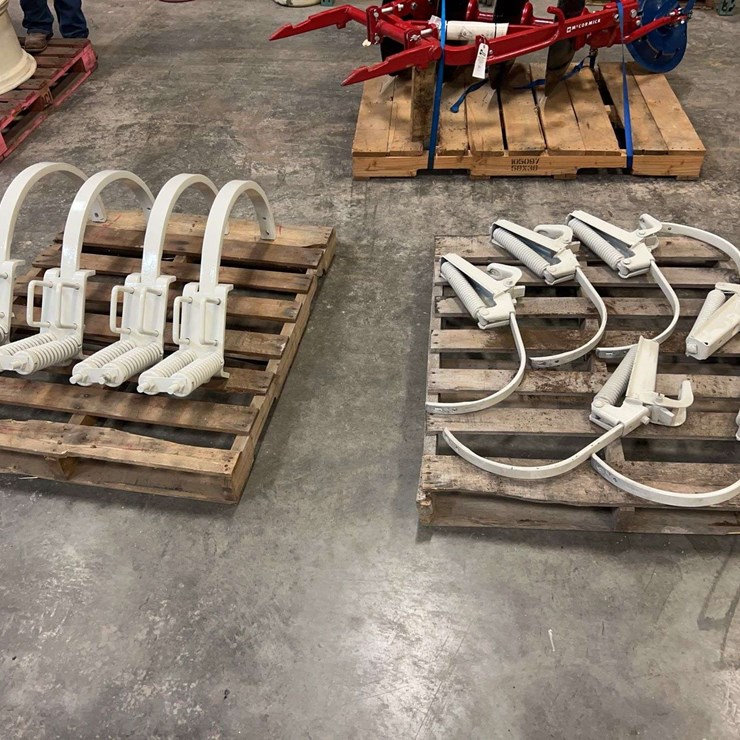 (10) International Harvester Shanks