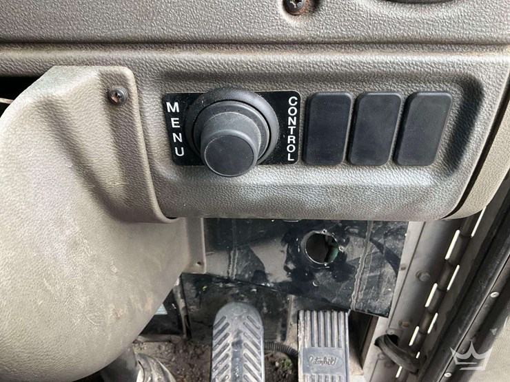 2019-peterbilt-520-image-17