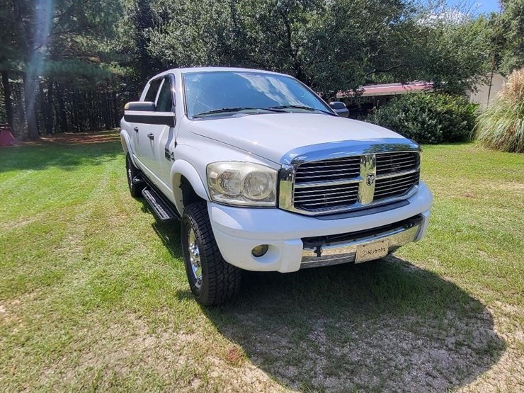 2008-dodge-2500-image-2