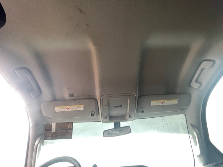 2014-chevrolet-3500-image-24
