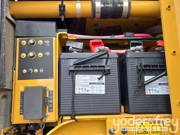 2015-caterpillar-140m3-awd-image-62