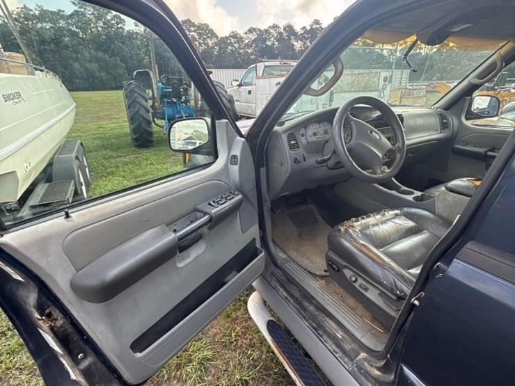 2003-ford-explorer-image-7