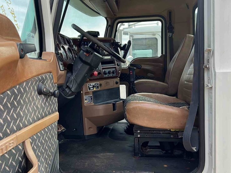 2012-mack-gu713-image-4