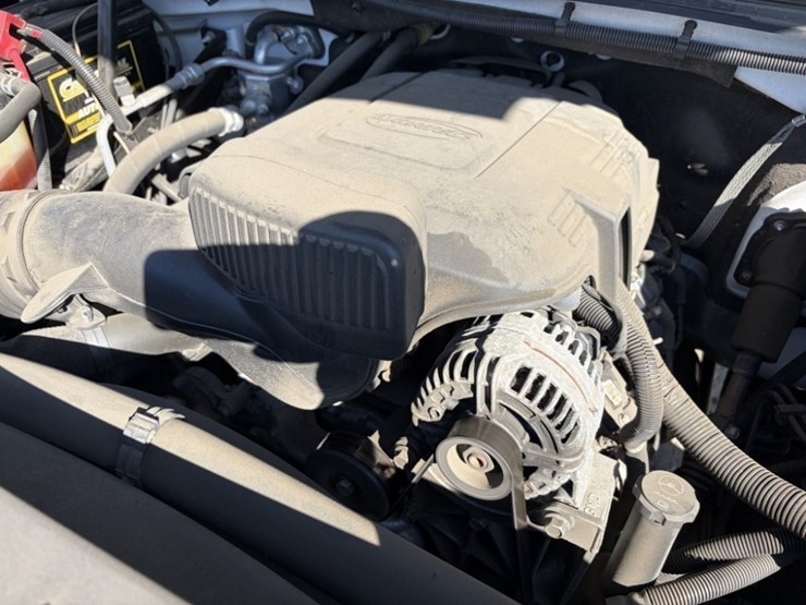 2013-chevrolet-silverado-2500-image-10