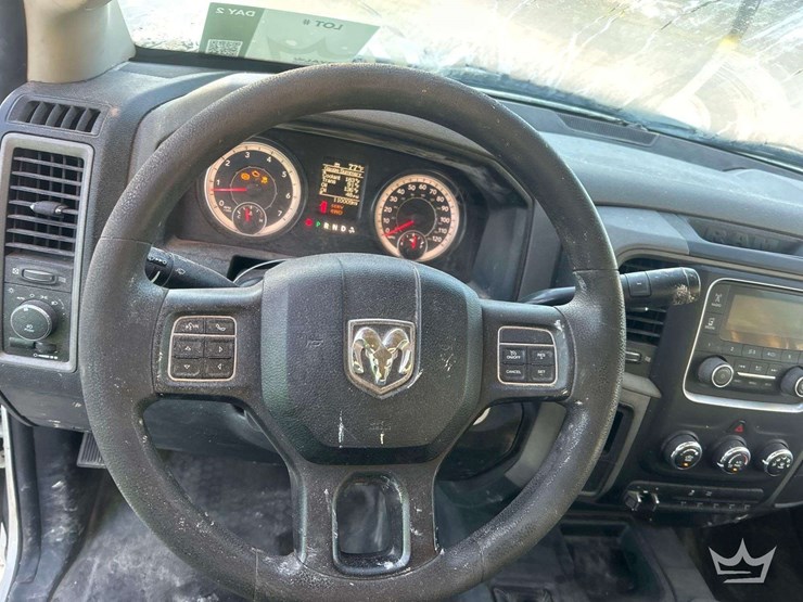 2017-dodge-3500-image-13