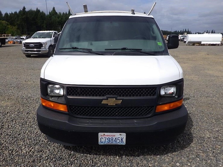 2017-utility-van-image-8