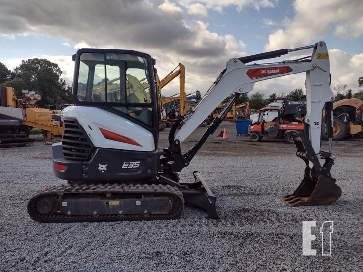 2023-bobcat-e35r2-image-3