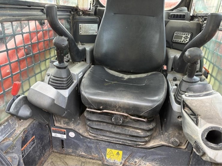 kubota-svl75-2-image-5