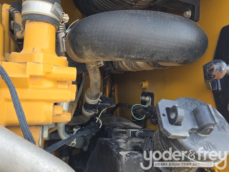 2023-caterpillar-259d3-image-37