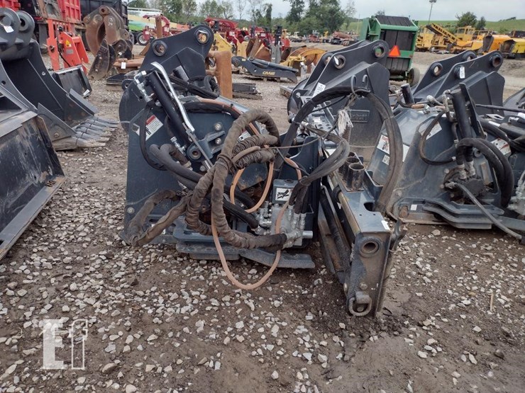 18-roadhog-pcp18hs-18-in-skid-steer-planer-image-2