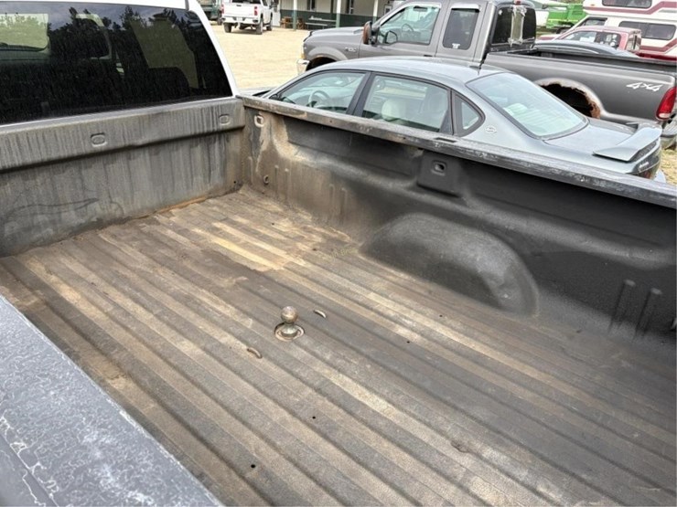 2010-chevrolet-3500-image-5
