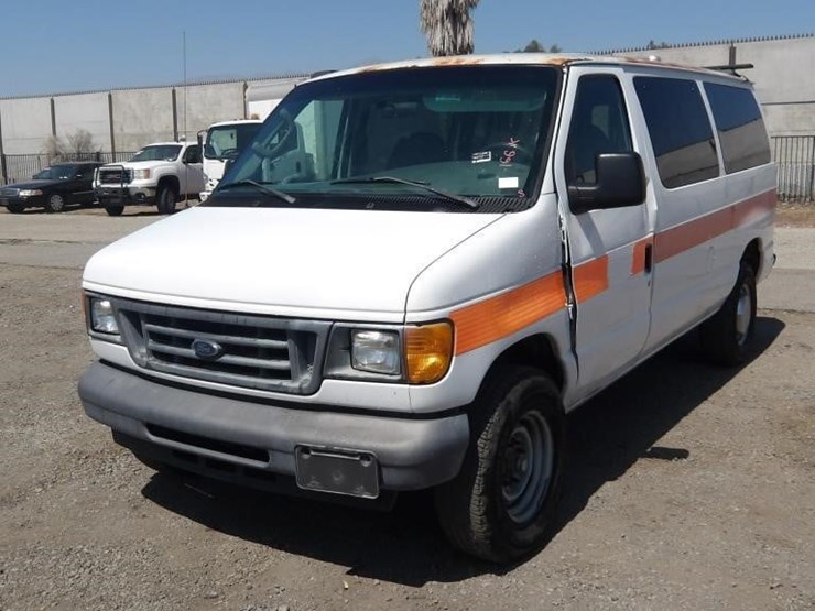 2006-ford-e350-image-1