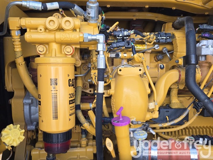 2015-caterpillar-140m3-awd-image-47