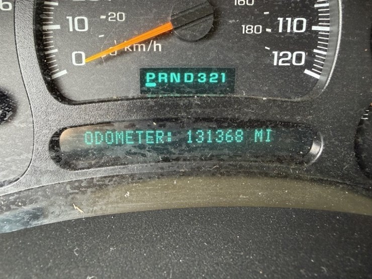 2003-gmc-3500-image-27