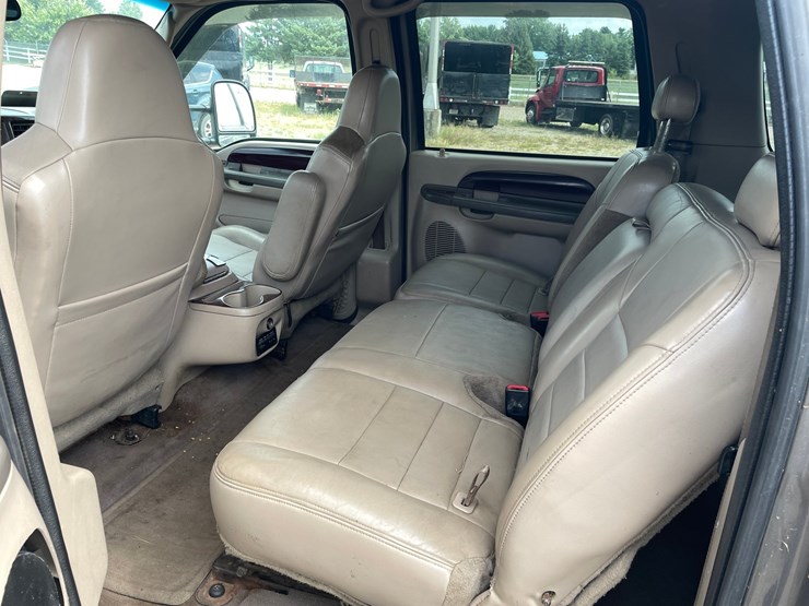 2002-ford-excursion-image-26
